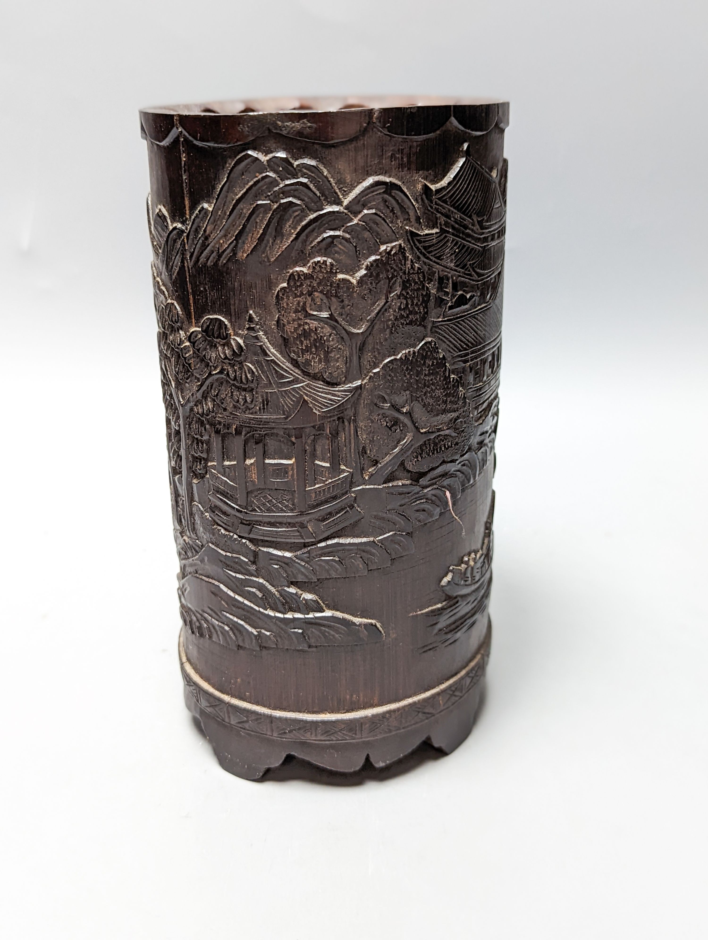 A Chinese carved bamboo brush pot 20cm